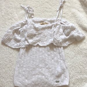 Form fitting white top